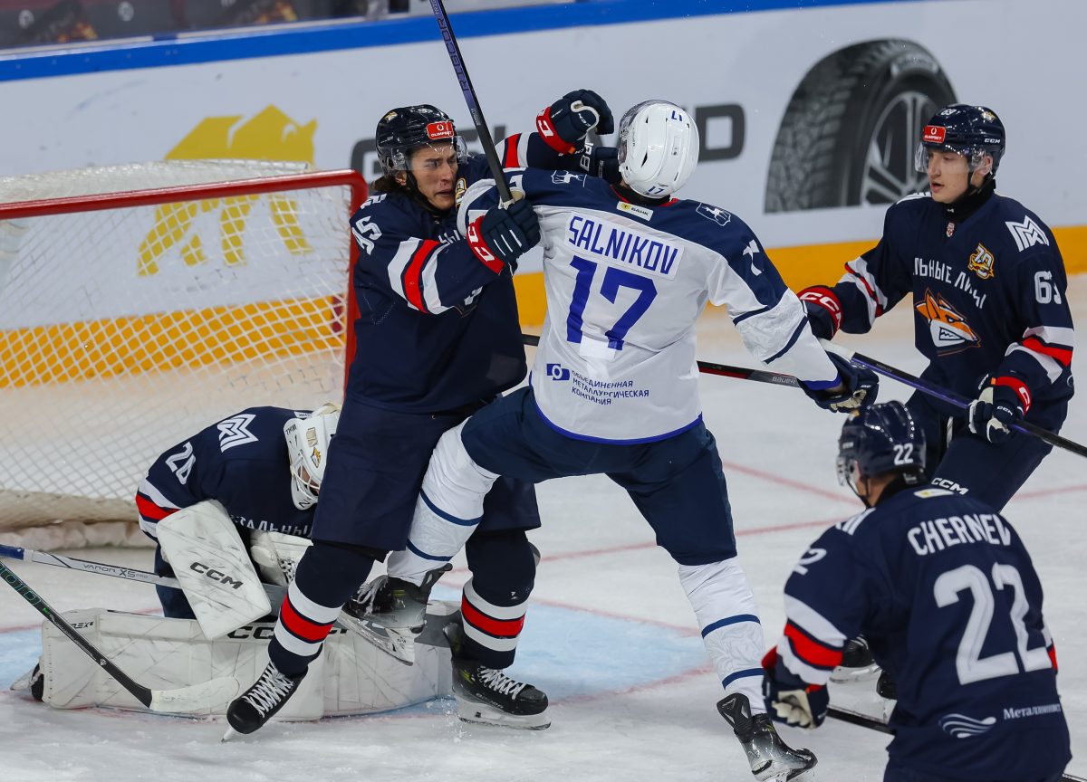 «Чайка» проиграла второй матч «Стальным Лисам»